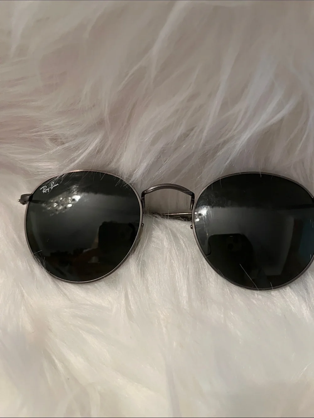 Ray-Ban Round Metal Sunglasses in Black and Silver
